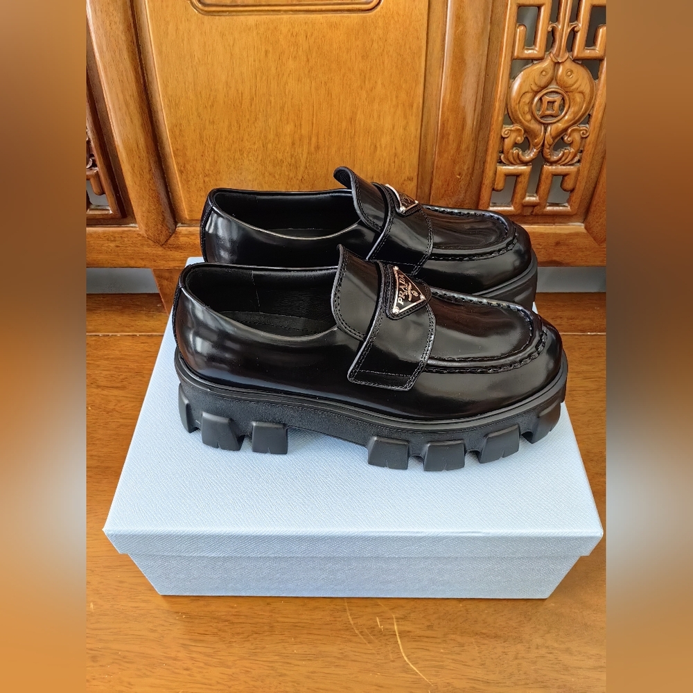 Prada Monolith leather Loafers - Picture 2 of 11